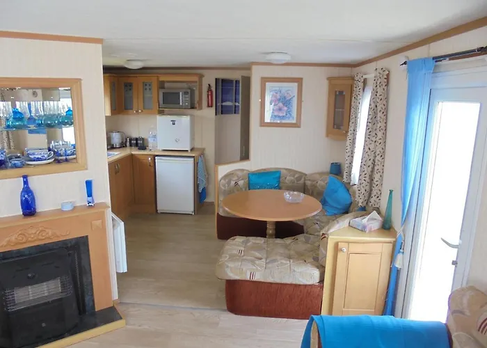 Golden Sands: Arizona Gs 6 Berth, Access To The Beach